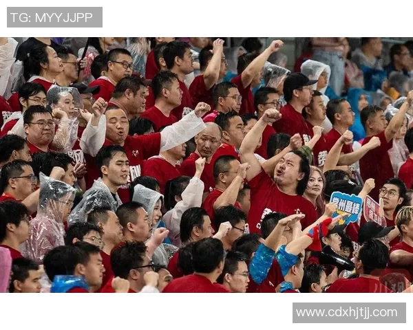 足球明星亲笔签名视频揭秘球迷心声与梦想的交汇瞬间