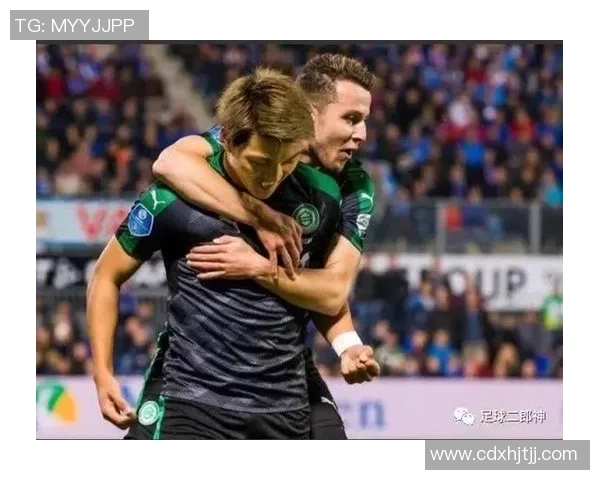 足球明星成长轨迹全景分析图解与成就回顾